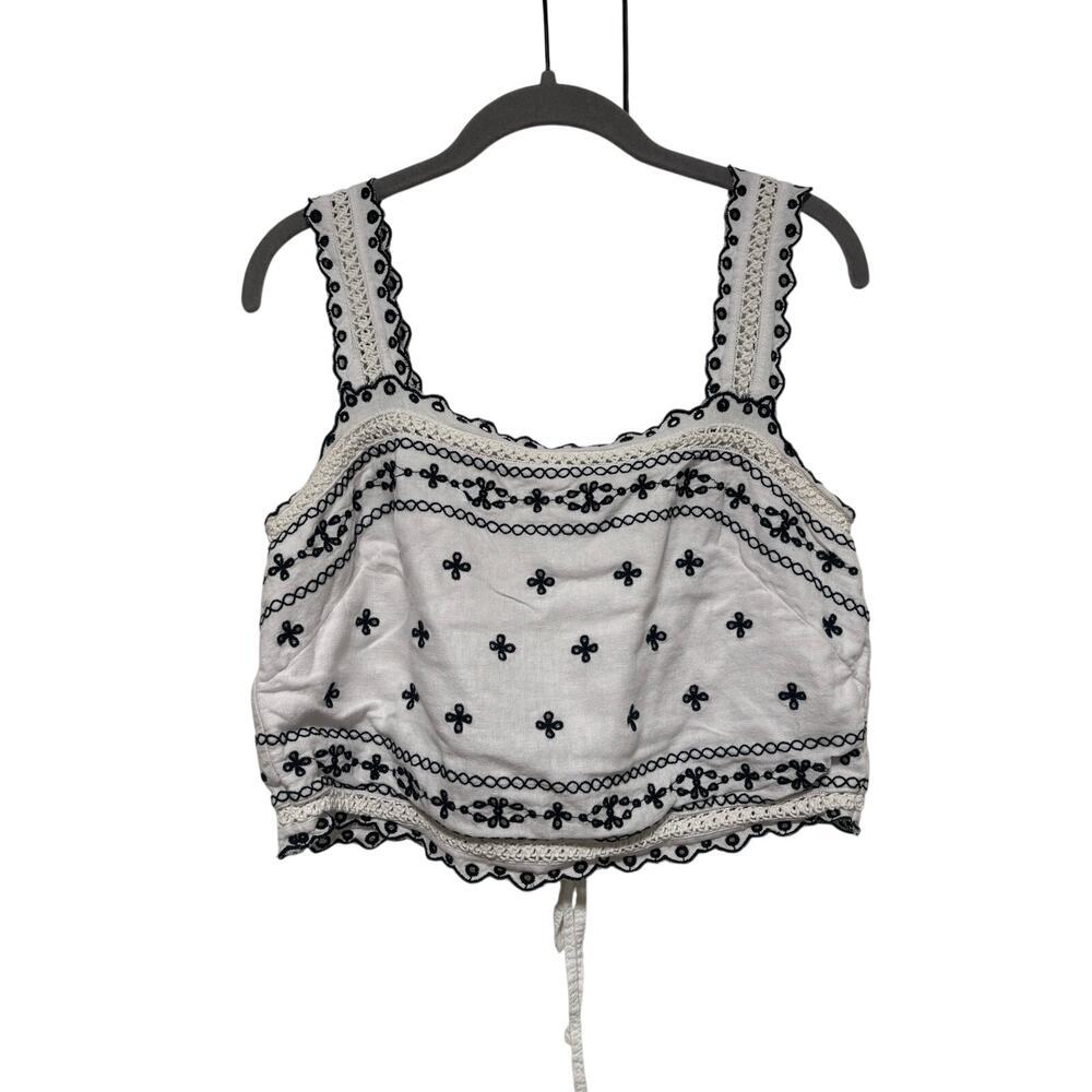 Abercrombie & Fitch White Cropped Tank with Black - Picture 2 of 7
